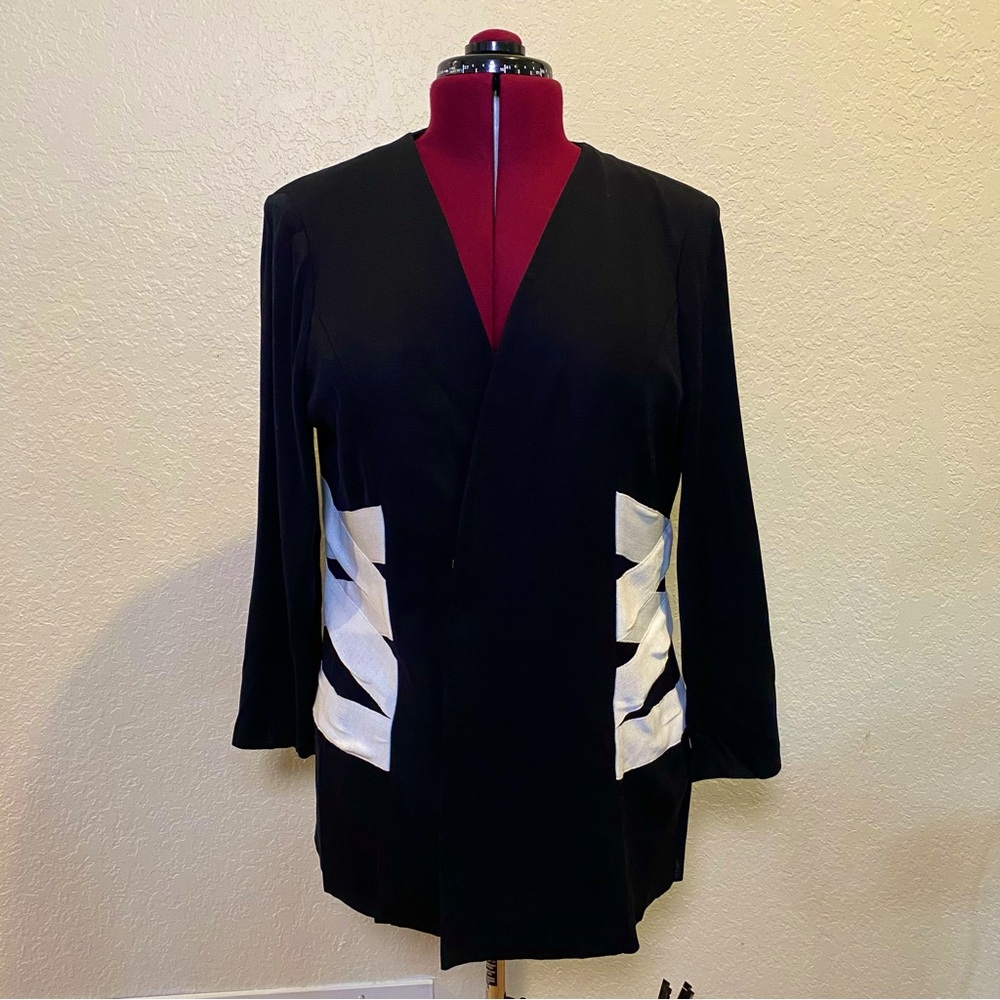 Misook | Black Cardigan with White Fabric Detailing L. 🦨